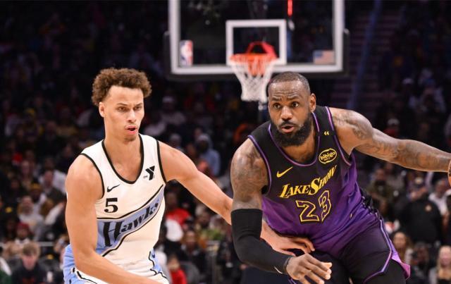 9战7负，湖人跌到附加赛边缘：替补羸弱詹眉孤独