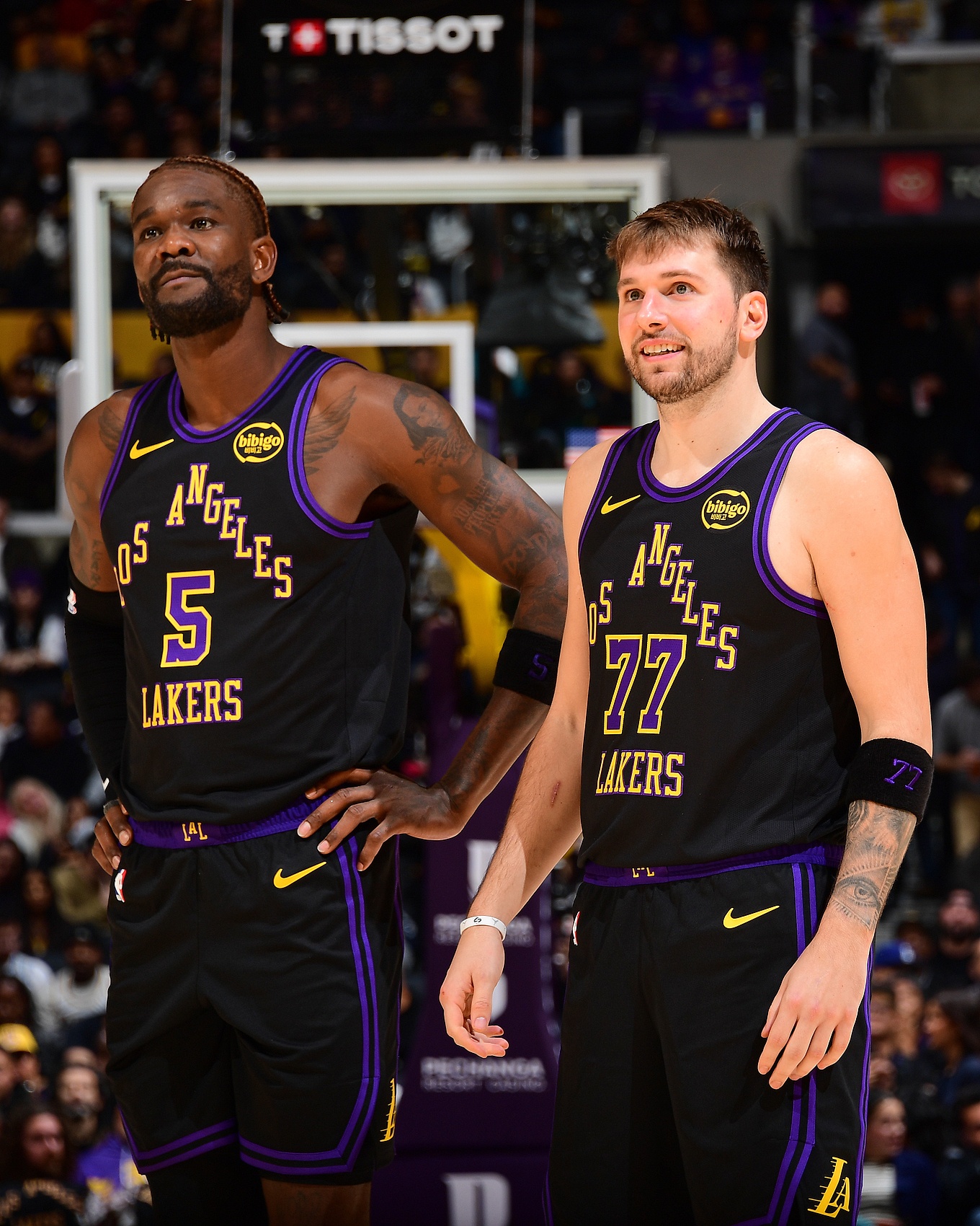 九游体育可靠吗-艾顿已引起湖人将帅不满！消息人士：内线球员排着队想搭档东契奇